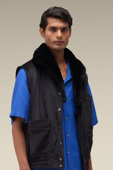 Premium Fur Collar Corduroy Gilet in Black