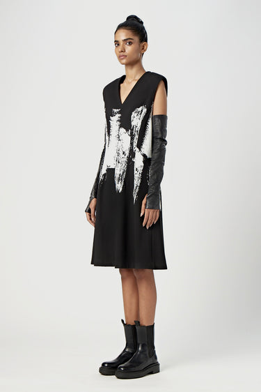 Slim Fit V-Neck Sleeveless Dress with Artistic Print - Genes Lecoanet Hemant