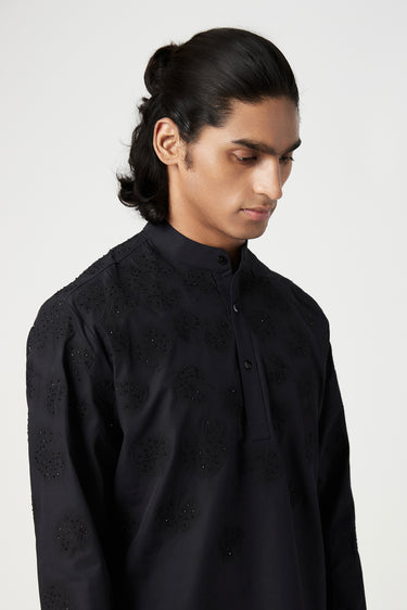 Regular Fit Band Collar Short Kurta with Gingko Thread Embroidery - Genes Lecoanet Hemant