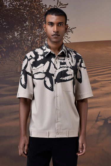 Beige cotton summer shirt with abstract pattern and relaxed fit for men