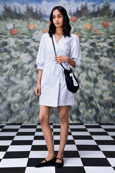 Labyrinth Print Semi Fit Wraparound- Pearl Grey - Genes Online Store