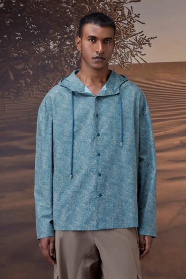 Blue hooded shirt for men with retro styling and casual streetwear look