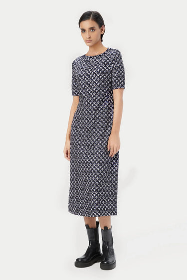 Slim Fit Raised Neck Dress in Scallops Print - Genes Lecoanet Hemant