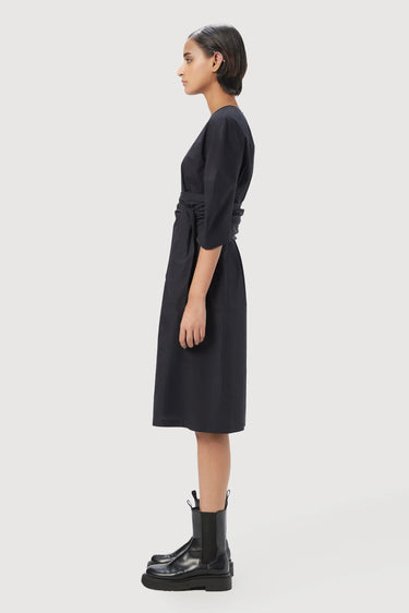 Slim Fit Round Neck Dress with Soft Rounded Shoulders - Genes Lecoanet Hemant