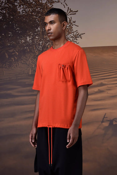 Premium coquelicot red T-shirt with subtle texture and casual styling