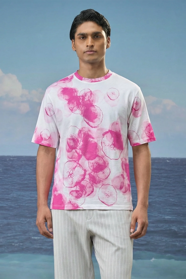Pink cotton t-shirt for unisex showing soft breathable fabric texture