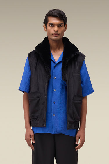 Premium Fur Collar Corduroy Gilet in Black