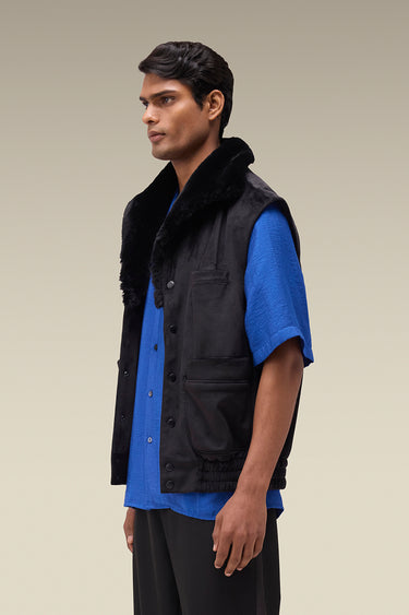 Premium Fur Collar Corduroy Gilet in Black