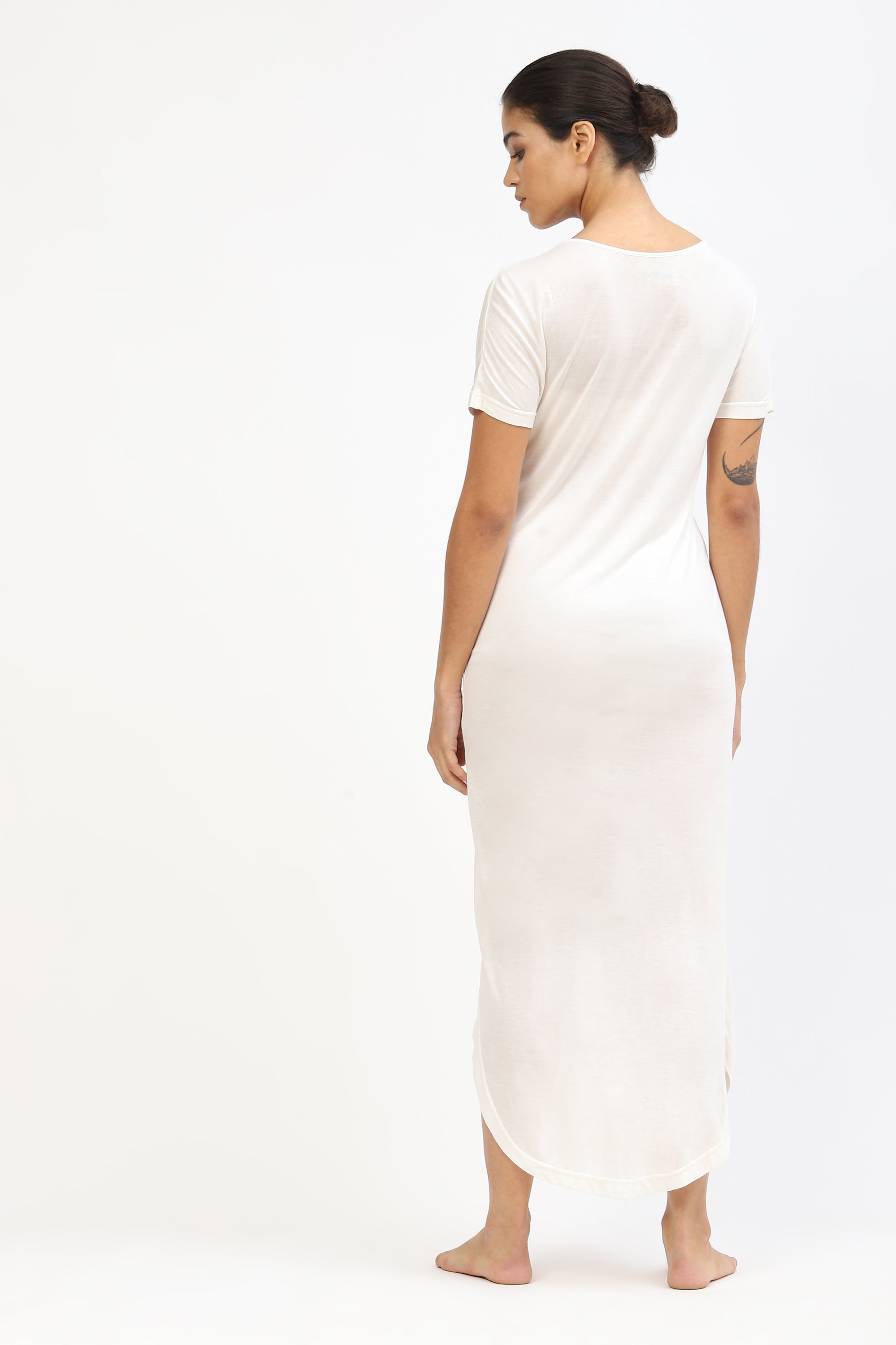 Womens Long White Cotton Dress With Fabric Embroidery And Round Hem