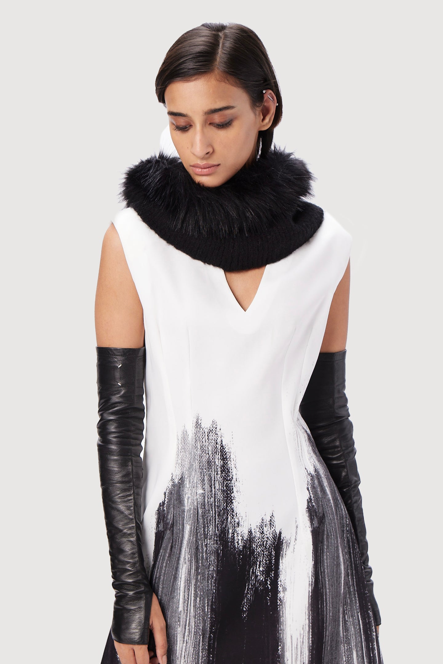 Semi-Fit V-Neck Sleeveless Dress with Brush Stroke Print