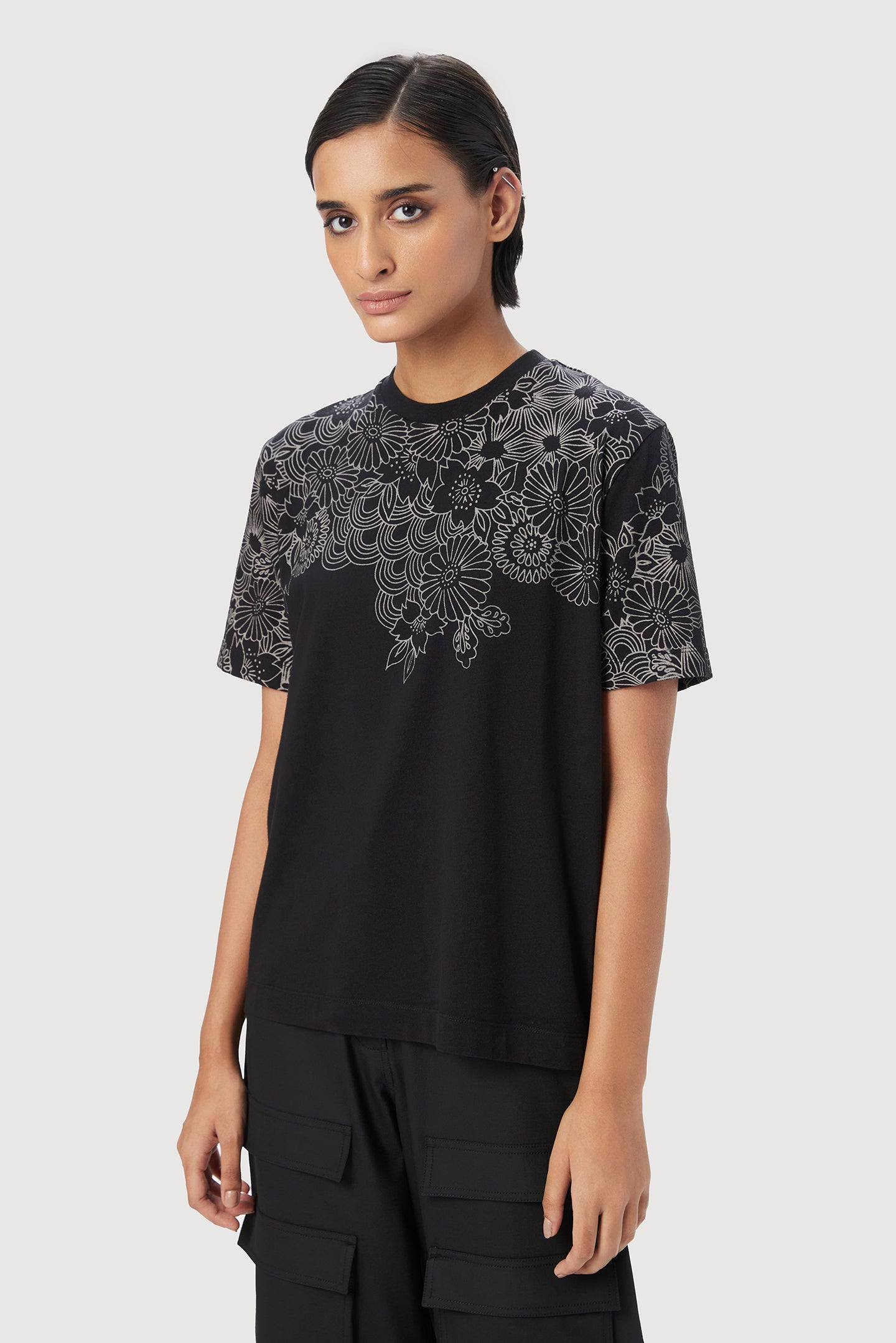 Regular Fit T-Shirt Featuring Floral Print Placement