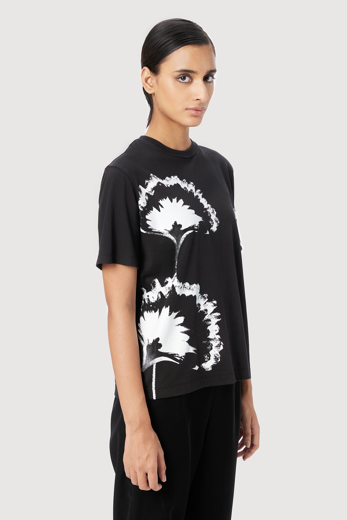 Regular Fit T-Shirt Featuring Stylish Gingko Print Placement