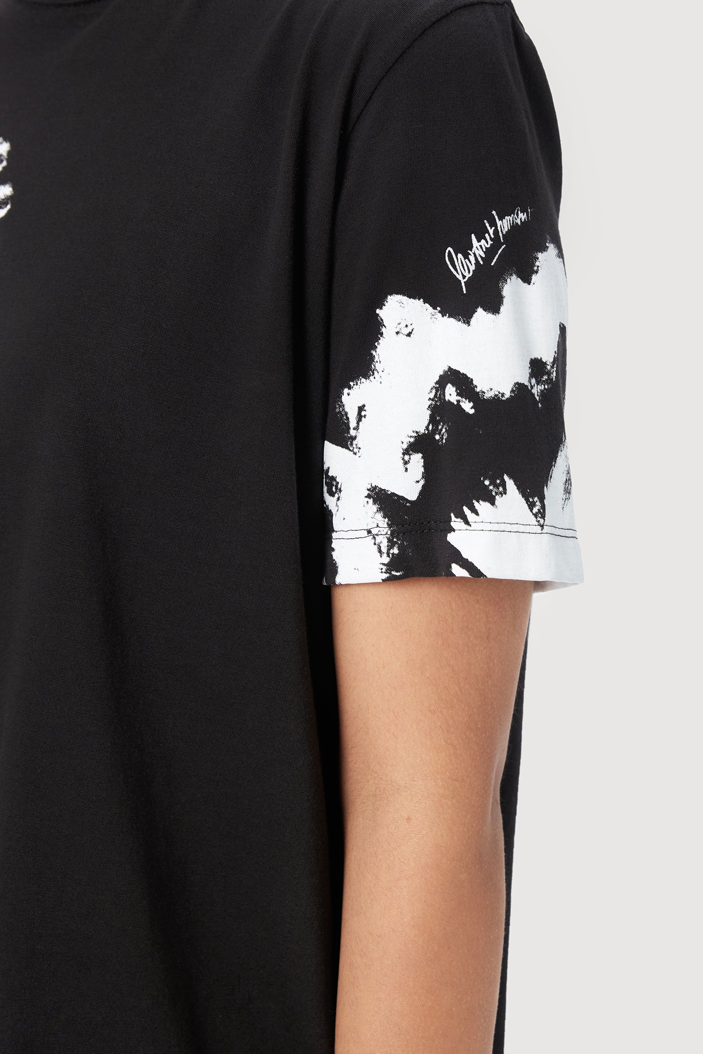 Regular Fit T-Shirt Featuring Stylish Gingko Print Placement
