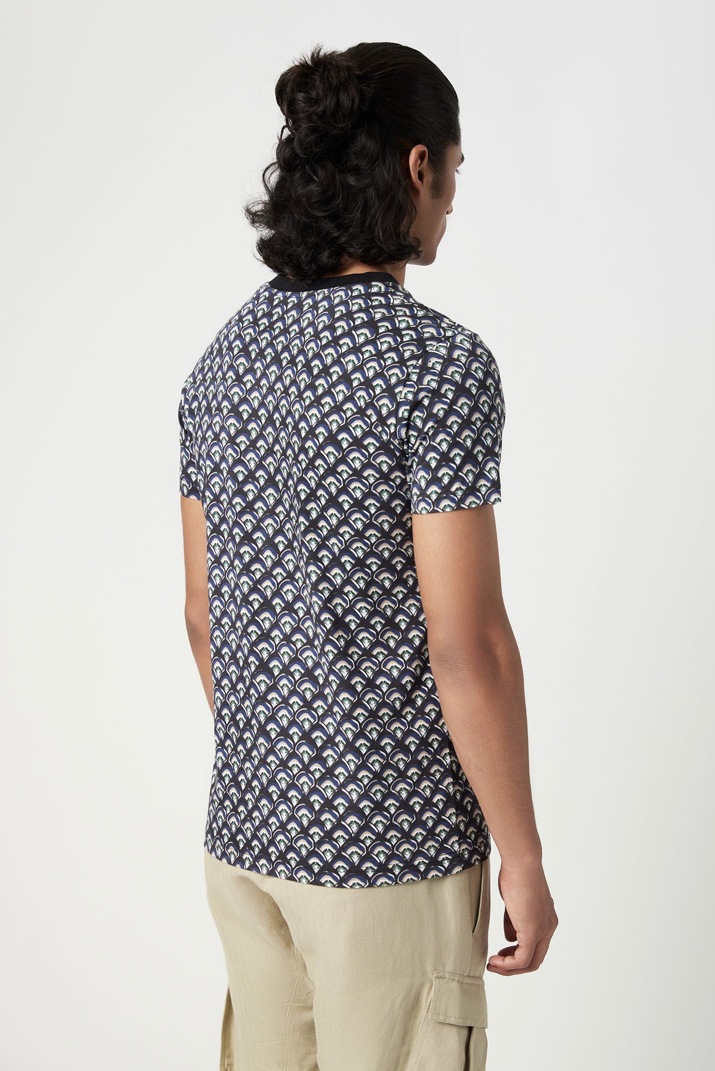 Regular Fit T-Shirt in All-Over Scallop Print