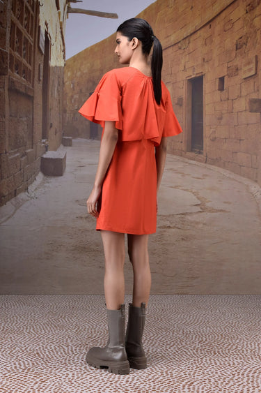Premium coquelicot dress with flared sleeves and feminine styling