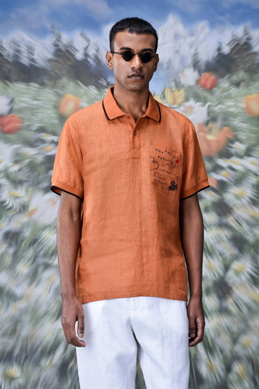 Linen polo shirt in dark caramel color with relaxed fit for men