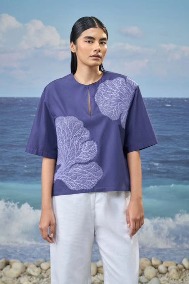 Embroidered Short-Sleeve Top in Premium Cotton Poplin – Navy