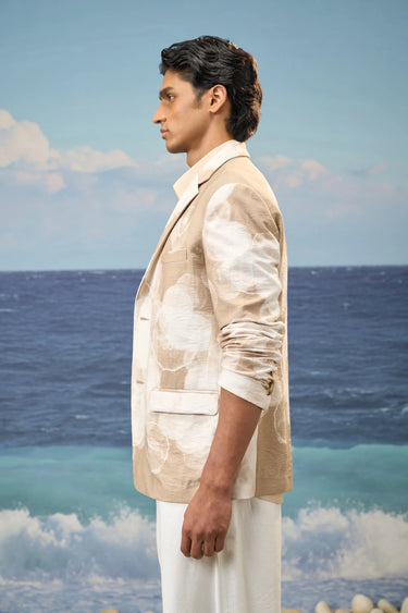 Mastic jacket for women with front closure and abstract detailing