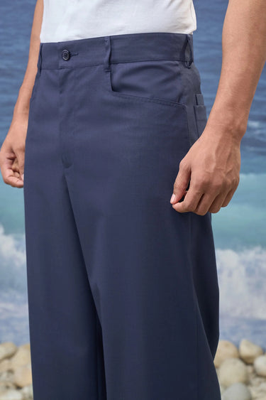 Navy trousers for men with relaxed fit and fluid silhouette