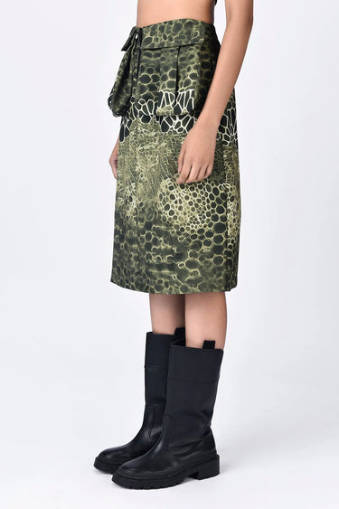 Semi-Fitted Banana Crepe Skirt with Pleated Pockets - Genes Lecoanet Hemant