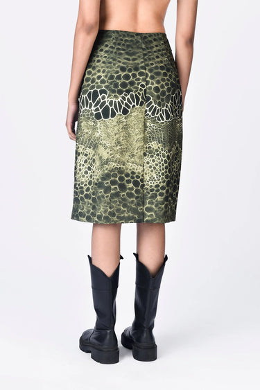 Semi-Fitted Banana Crepe Skirt with Pleated Pockets - Genes Lecoanet Hemant