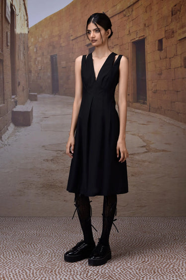 Sleeveless Black Poly Woollen Midi Dress - Genes Online Store