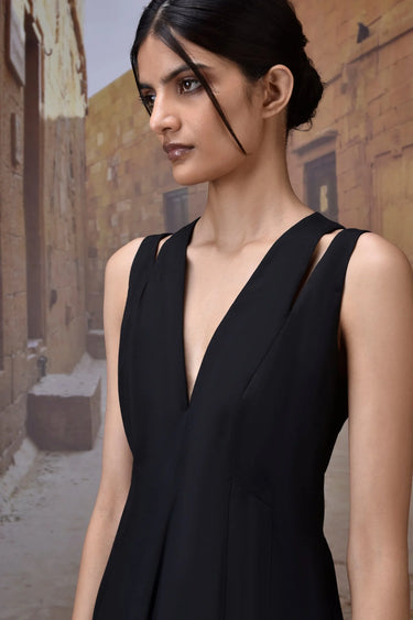 Sleeveless Black Poly Woollen Midi Dress - Genes Online Store