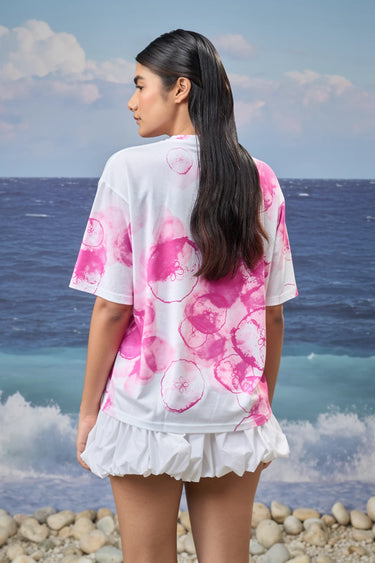 Pink t-shirt for unisex with round neck and graphic print detail