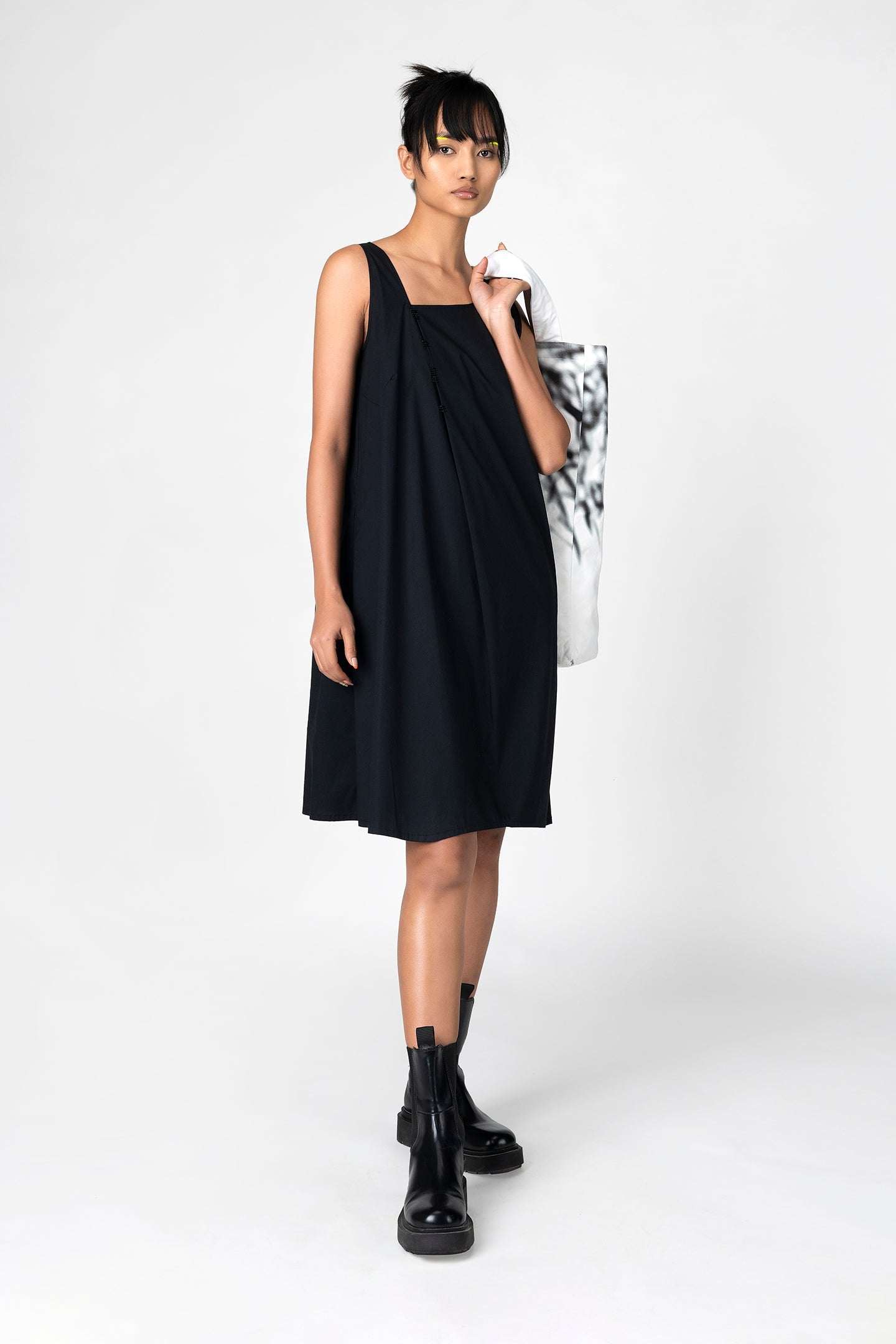 embroidered-draped-dress - Genes online store 2020