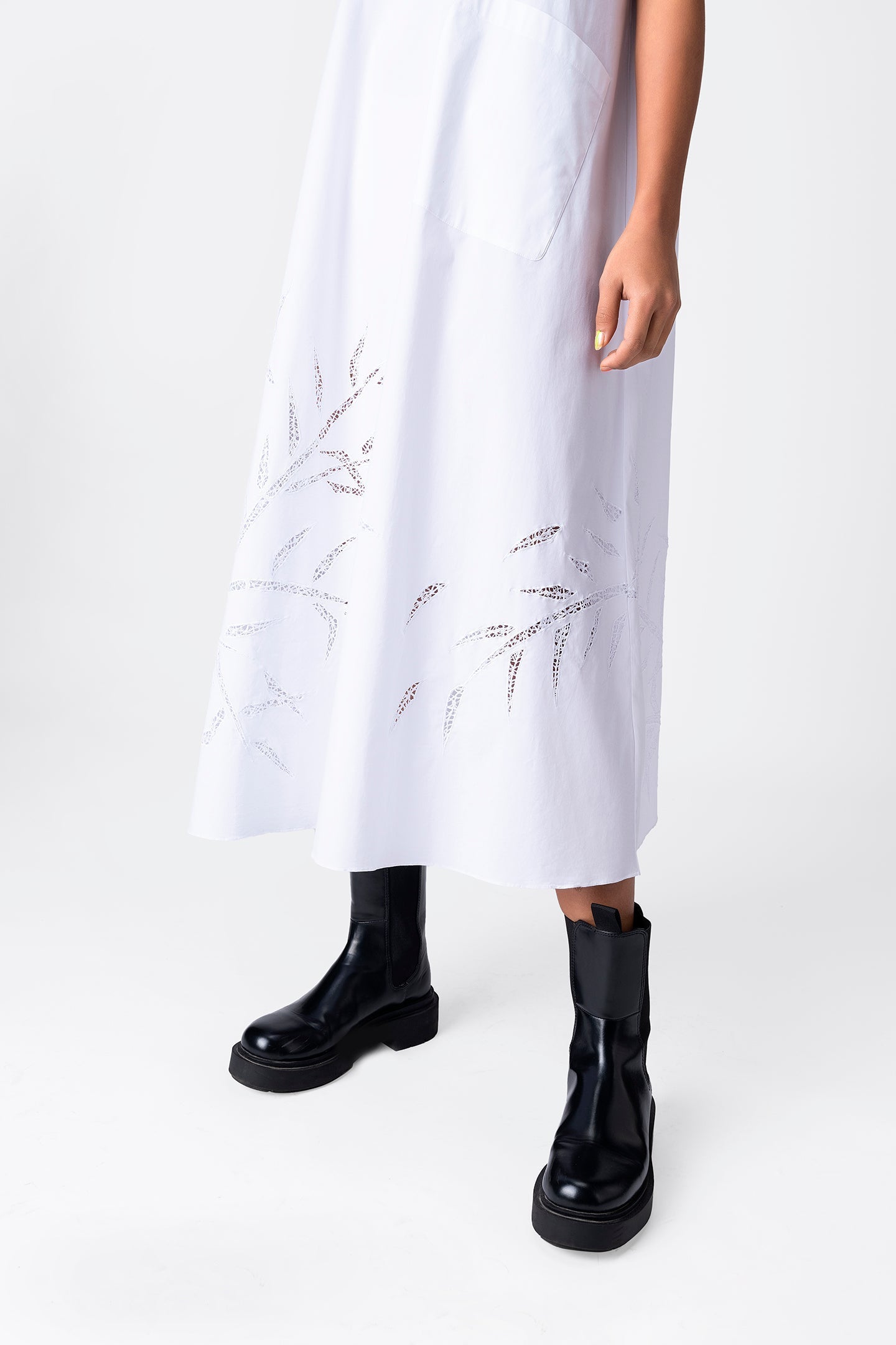 cutwork-embroidered-dress. - Genes online store 2020