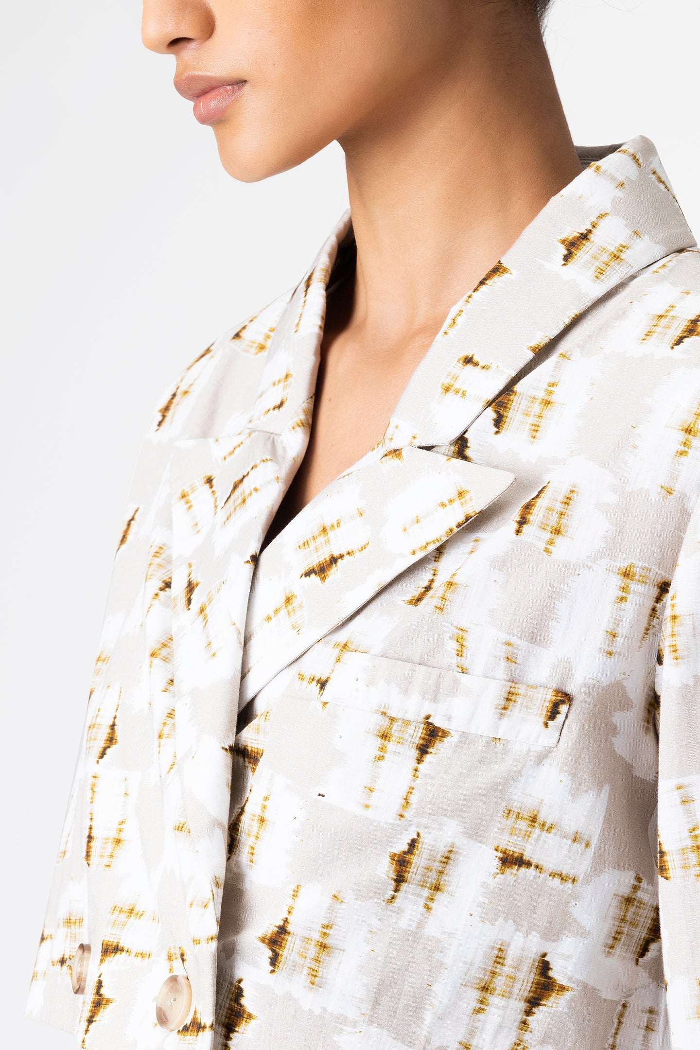 graphic-printed-cropped-jacket - Genes online store 2020