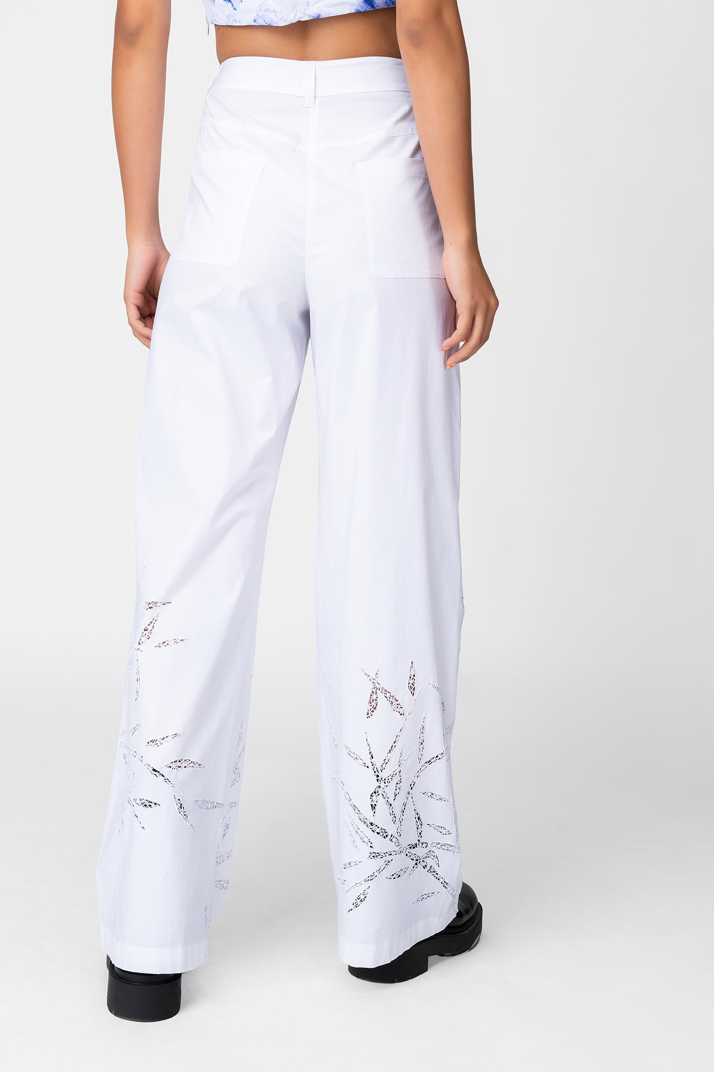 cutwork-embroidered-pants - Genes online store 2020