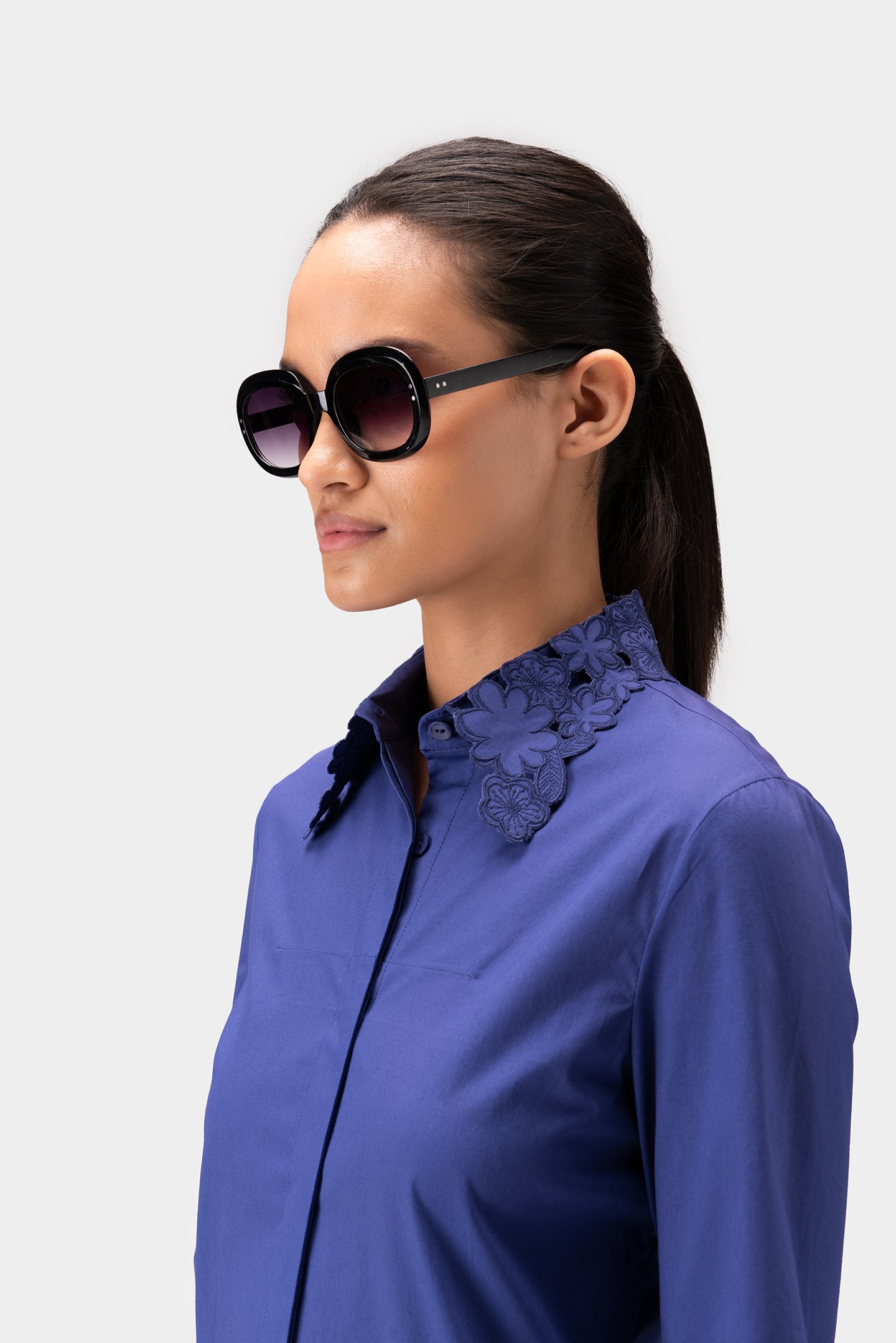 Womens Shirt With Embroidered Collar And Cuffs