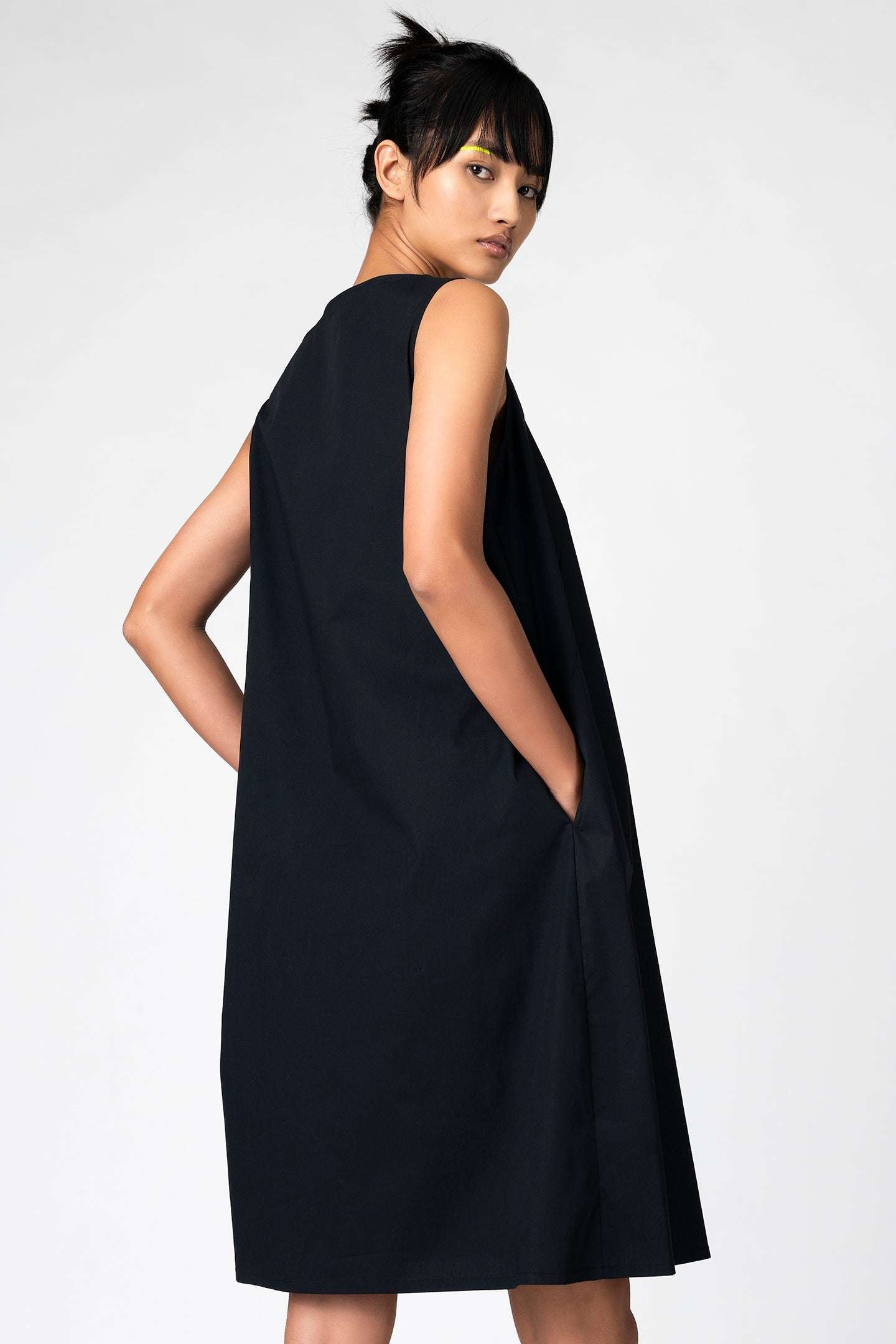 embroidered-draped-dress - Genes online store 2020