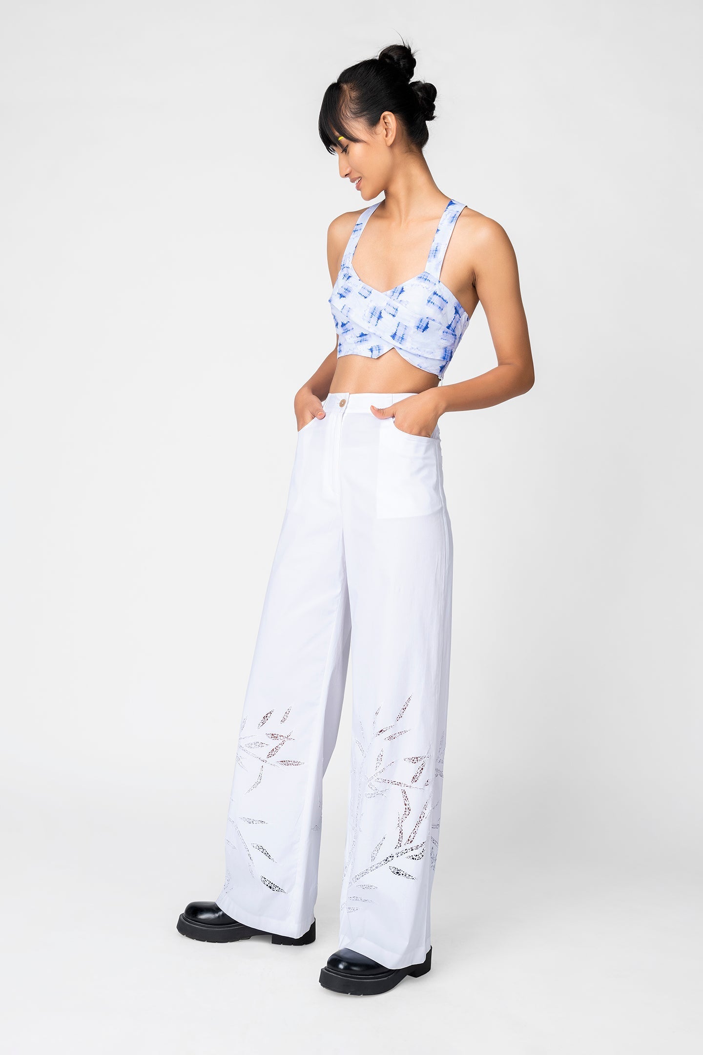 cutwork-embroidered-pants - Genes online store 2020