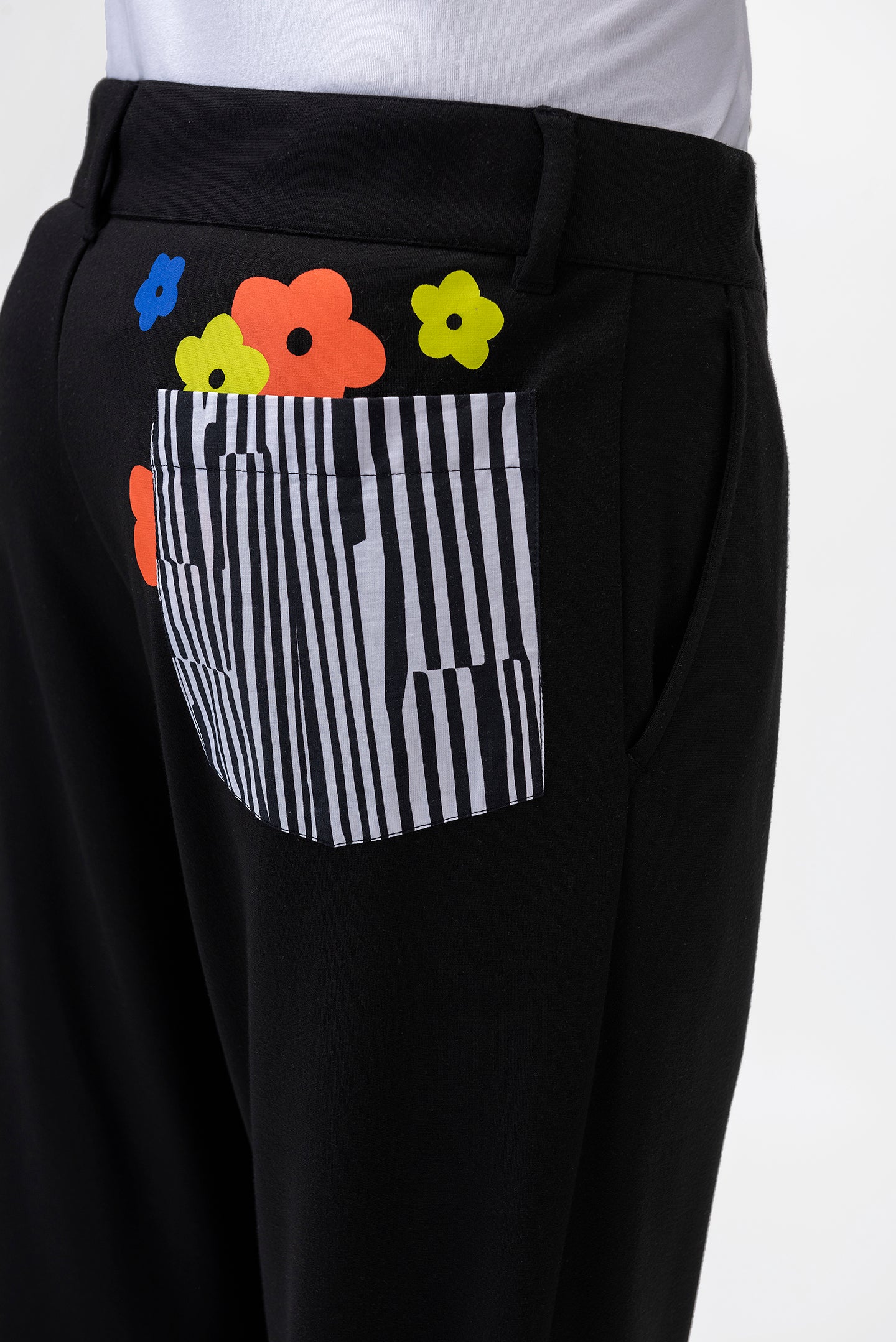 Mens Joggers With Printed Patch Pocket